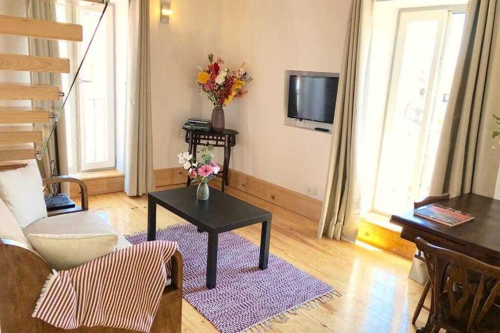 32 - Center Of Duplex Apartment, Barrio Alto * Lisbona