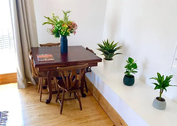 32 Top - Center Of Lisbon Duplex Apartment, Barrio Alto