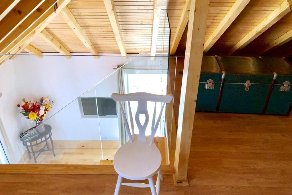 32 - Center Of Duplex Apartment, Barrio Alto Lisbon