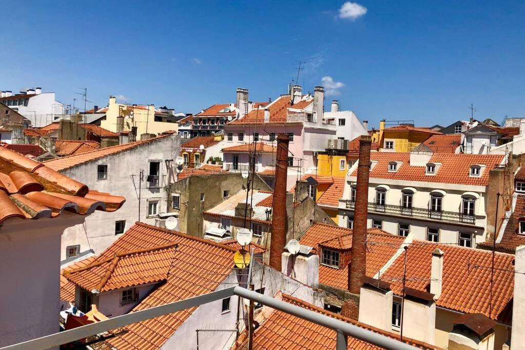 32 - Center Of Duplex Apartment, Barrio Alto Lisbon
